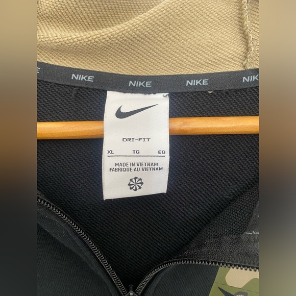 Mens Nike Black And Camouflage Full Zip Hooded Sweater Size XL - Picture 3 of 6